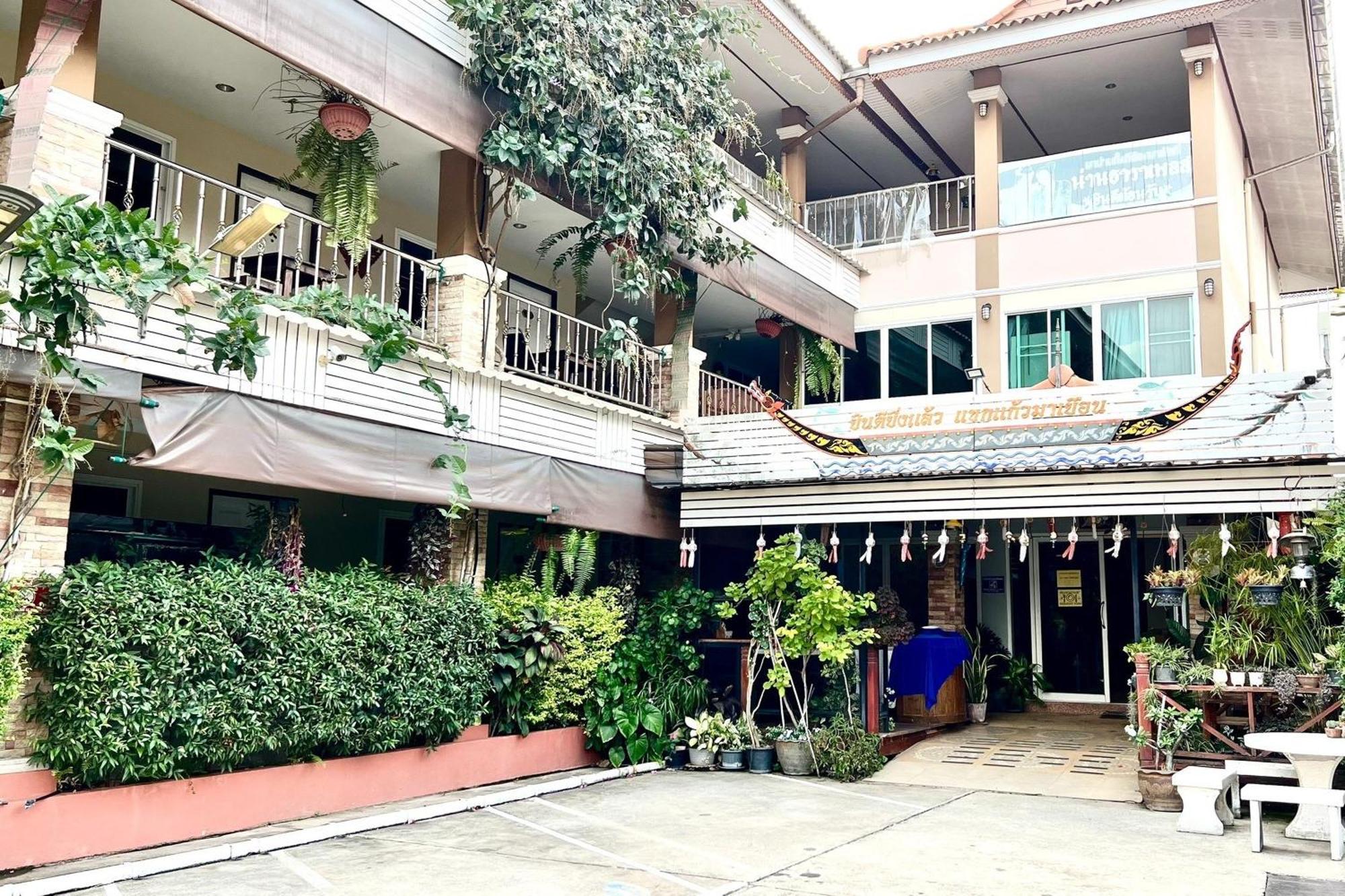 Nan Thara Place Esterno foto