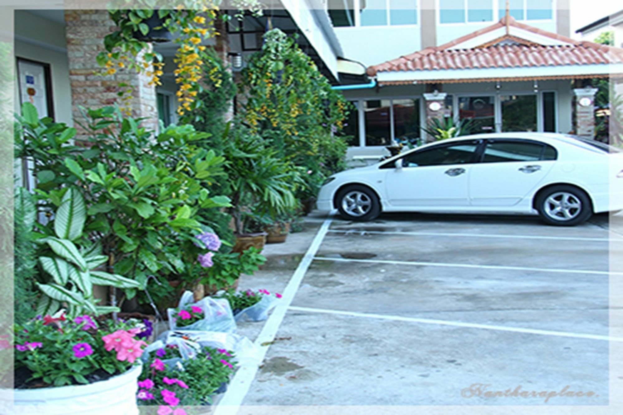 Nan Thara Place Esterno foto
